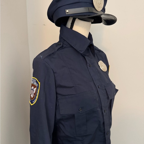 Unisex Police Officer costume. Size M. Matching pants. Never worn. - Picture 3 of 6
